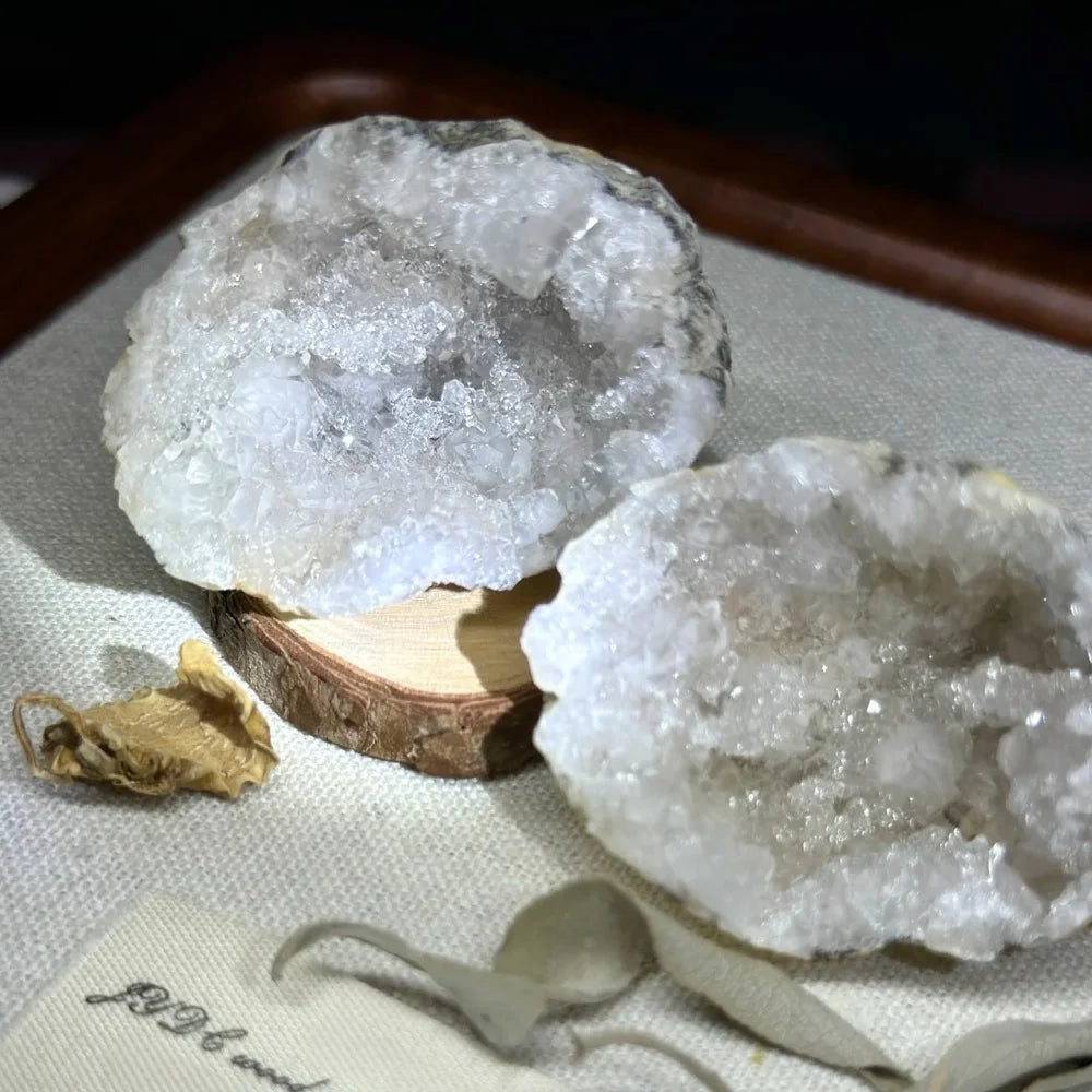 Natural Cutting Crystal Agate Geode Cutting Crystal Cluster Healing Stone Reiki Rock Mineral Specimen Quartz for DIY Home Decor