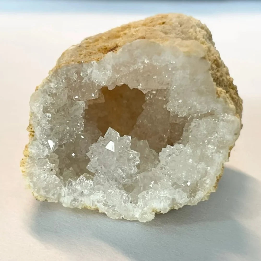 Natural Cutting Crystal Agate Geode Cutting Crystal Cluster Healing Stone Reiki Rock Mineral Specimen Quartz for DIY Home Decor