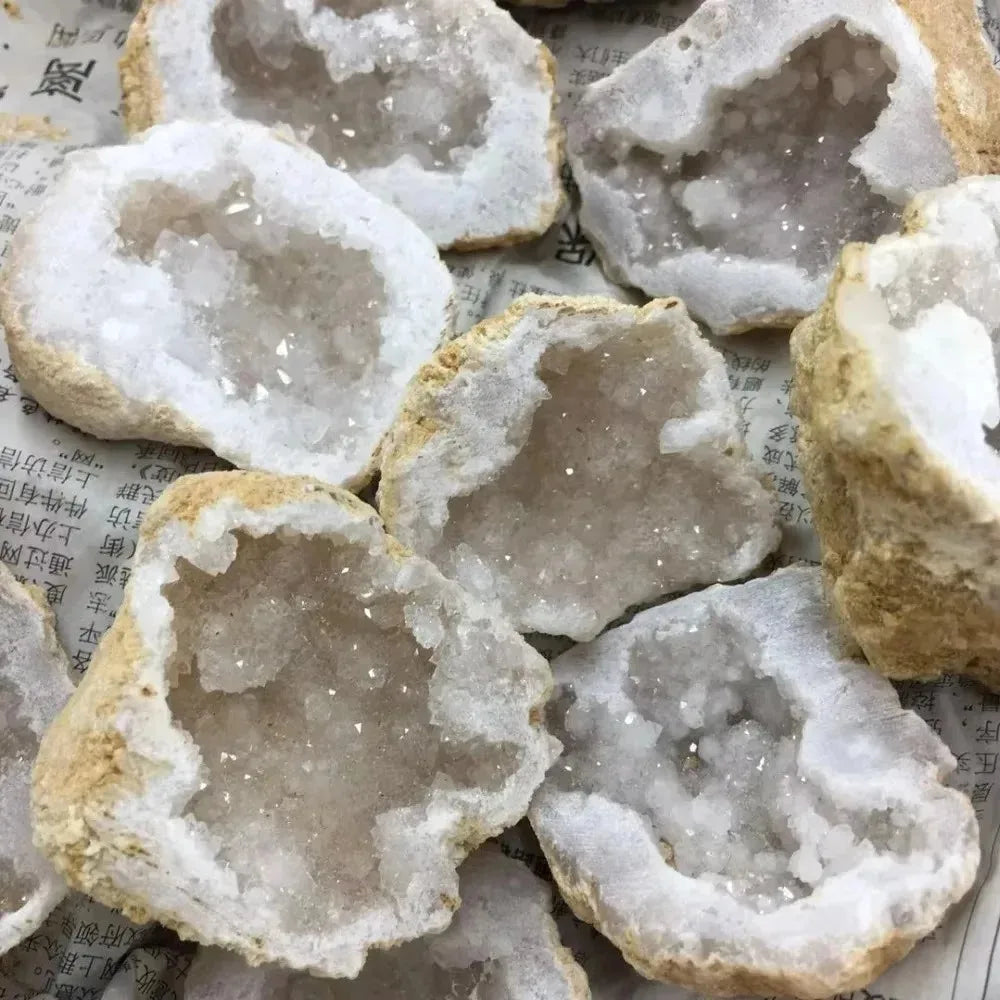 Natural Cutting Crystal Agate Geode Cutting Crystal Cluster Healing Stone Reiki Rock Mineral Specimen Quartz for DIY Home Decor